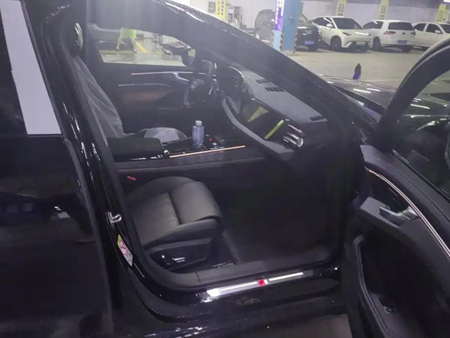 Photo 8 - Audi A6L