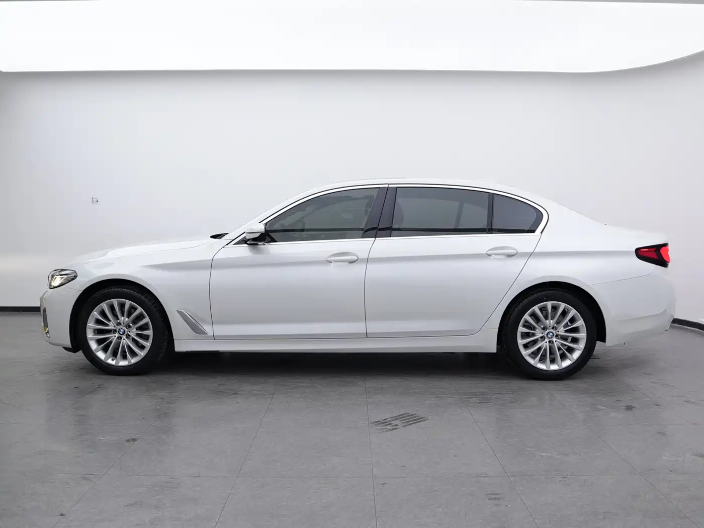 BMW 5 Series 2021 525Li Luxury Package фото 7