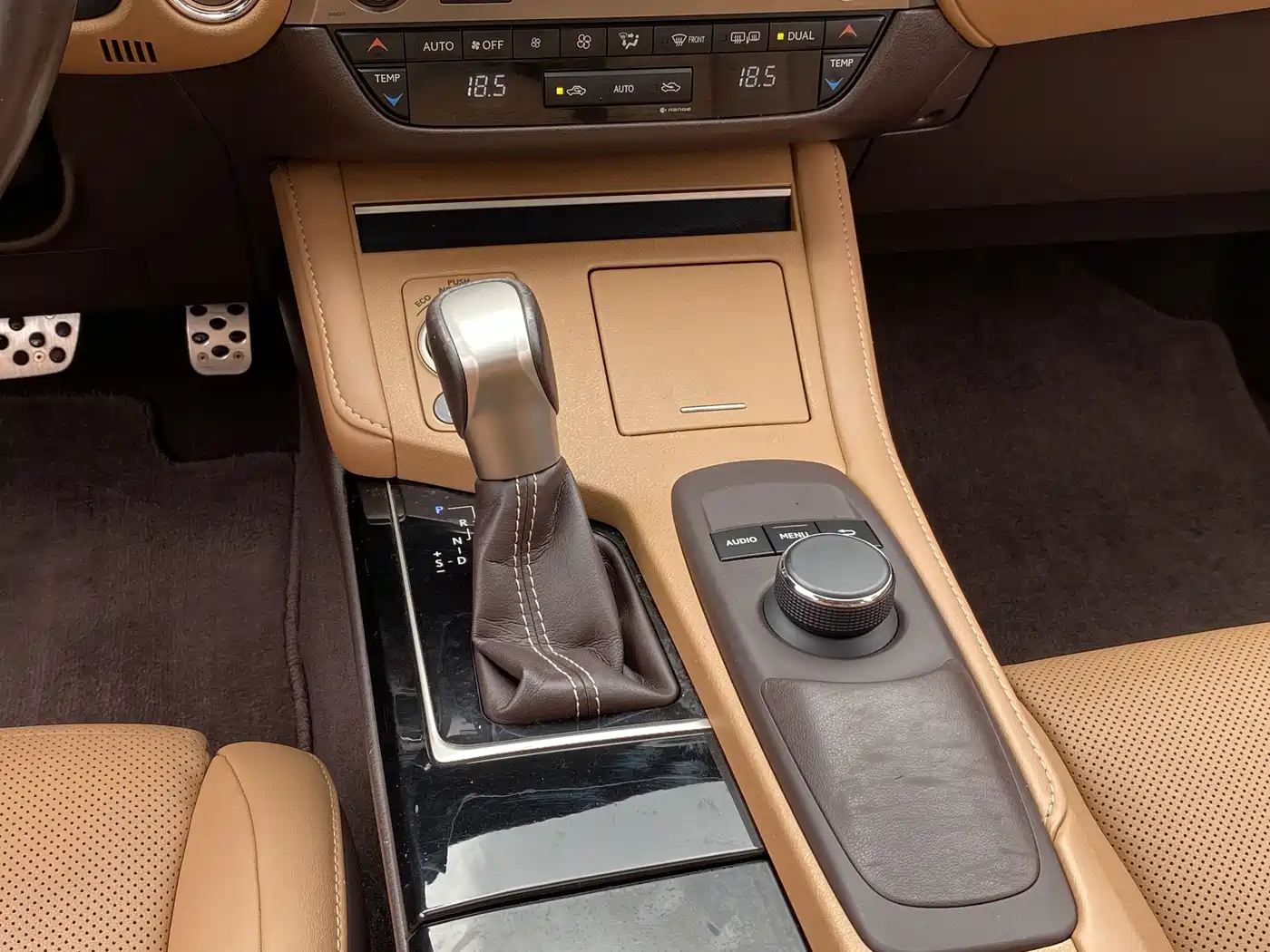 Lexus ES 2015 200 Elite Edition фото 13