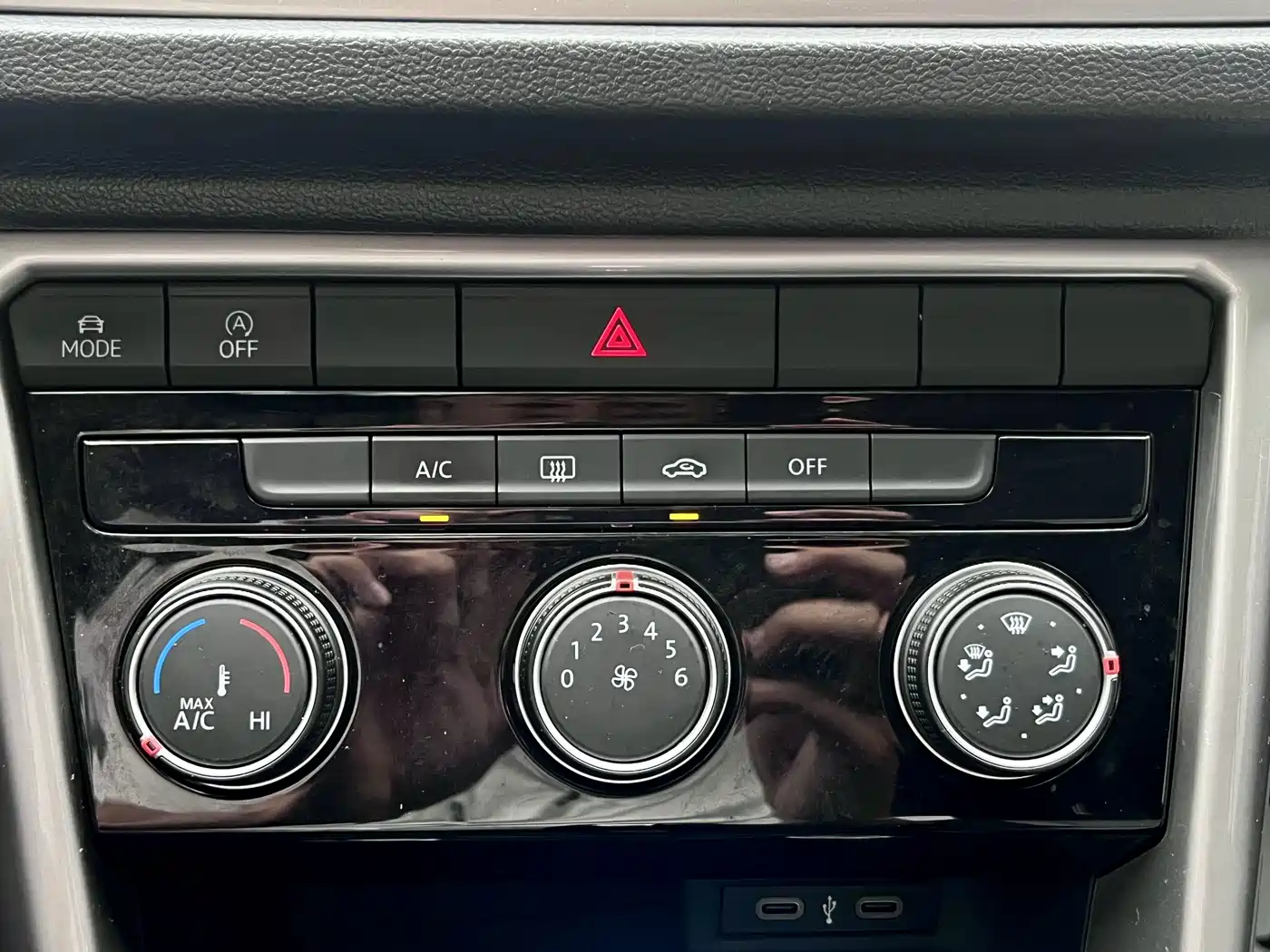 Photo 26 - Volkswagen T-ROC