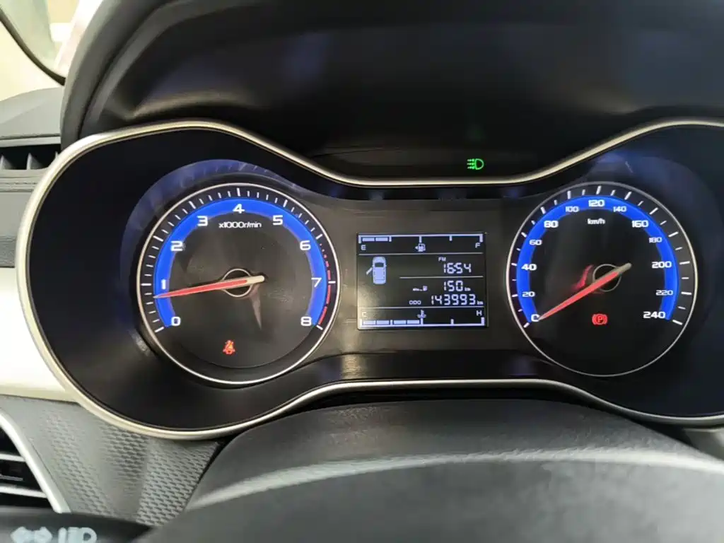 Фото 12 - Geely Vision