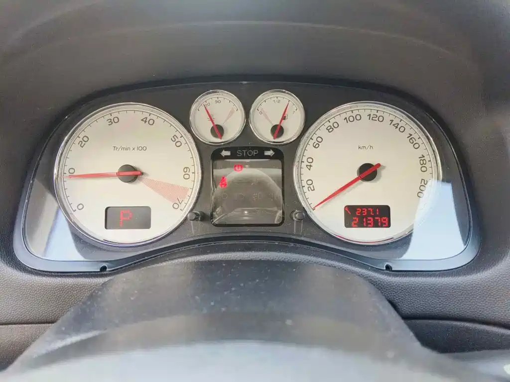 Peugeot 307 2011 2010 Hatchback 1.6L Automatic Comfort