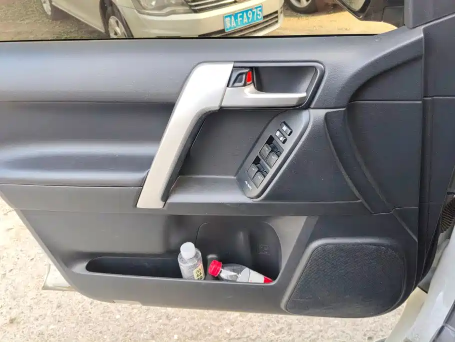 Toyota Prado 2019 2019 3.5L Automatic TX-L Zunxiang Edition with Rear-mounted Spare Tire