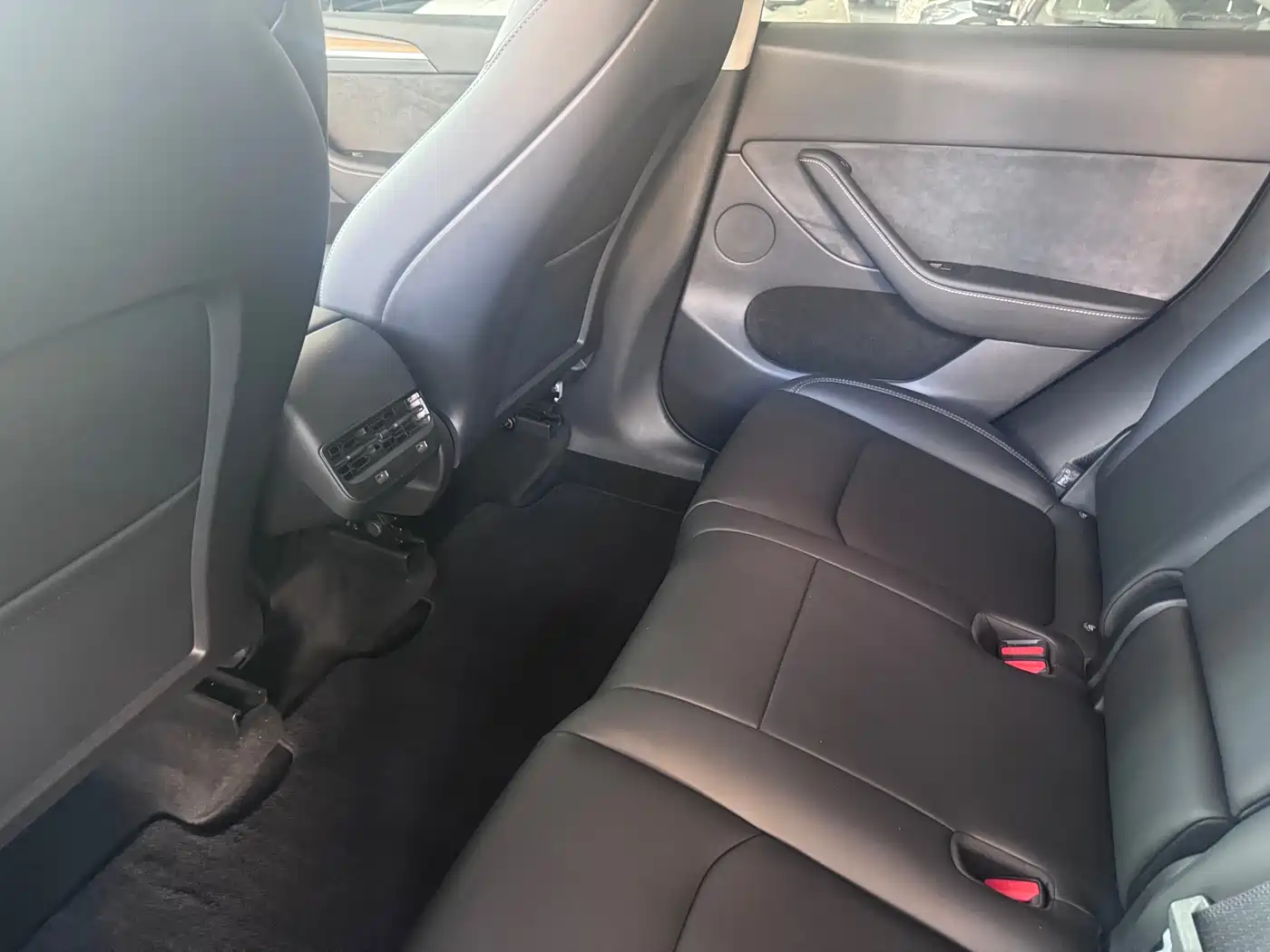 Tesla Model Y 2023 Rear-Wheel Drive Edition фото 9
