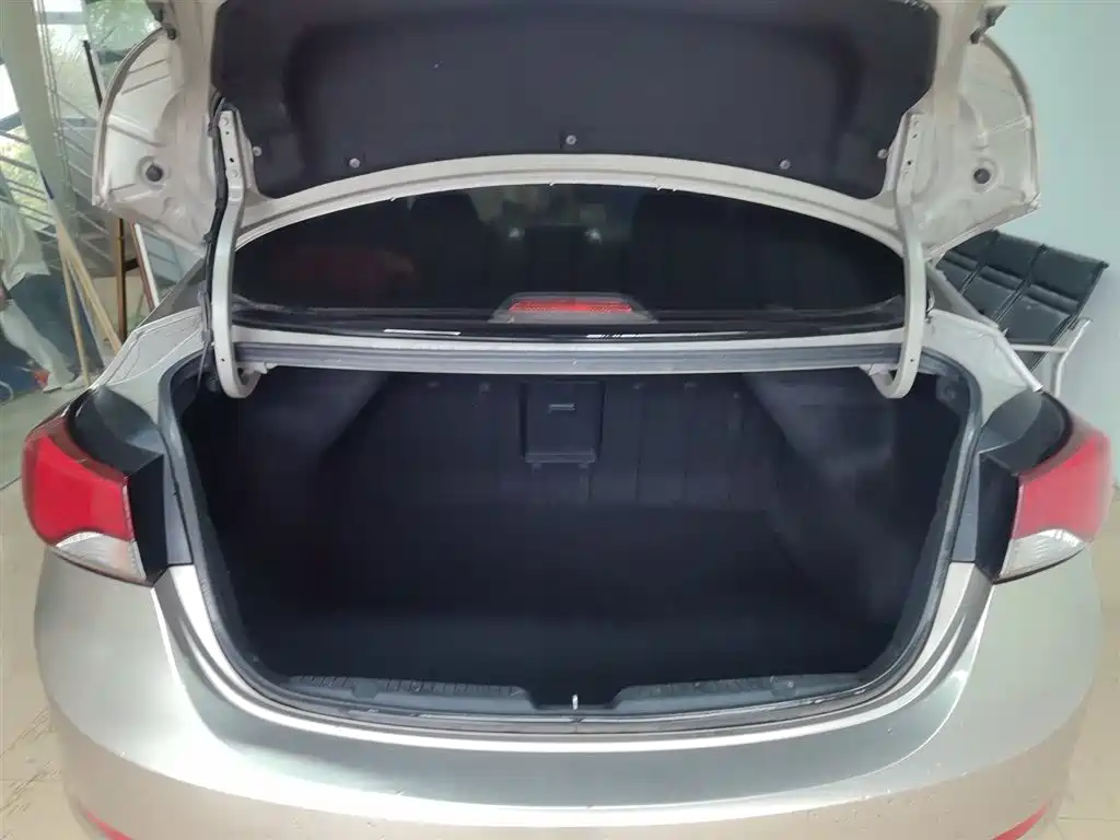 Hyundai Langdong 2016 1.6L Automatic Premium Edition фото 19