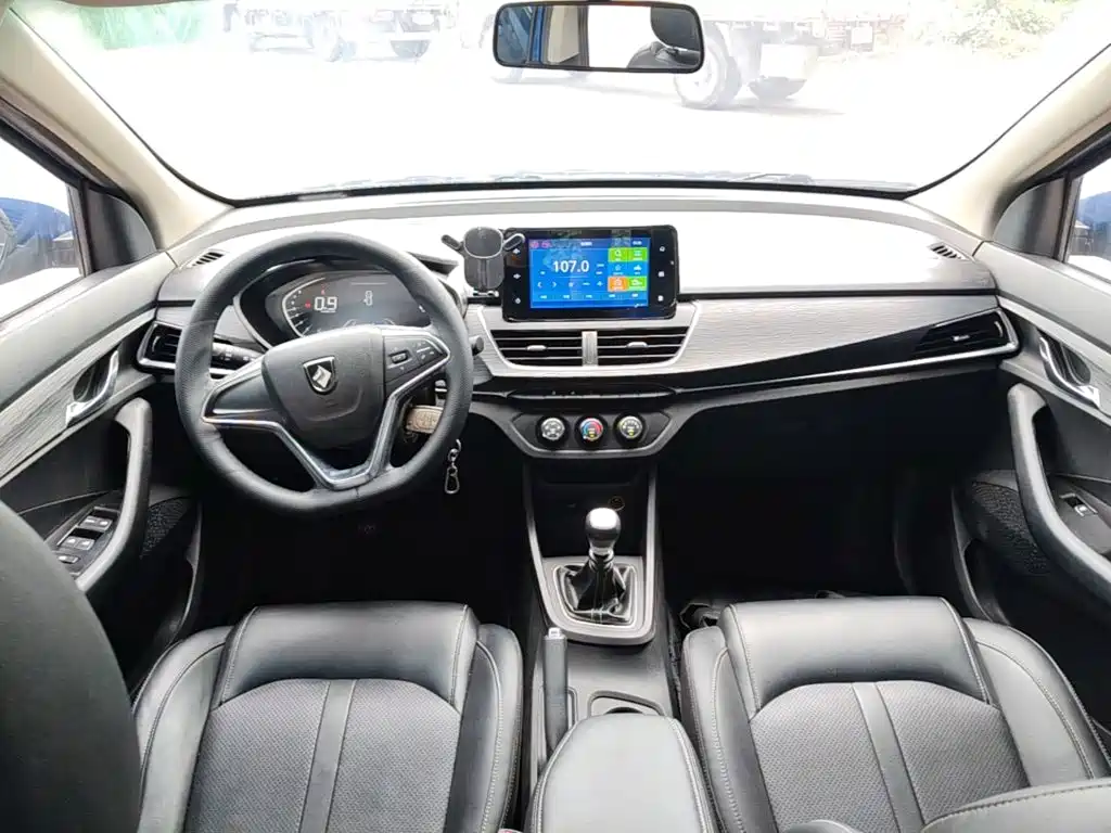 Фото 6 - Baojun 360