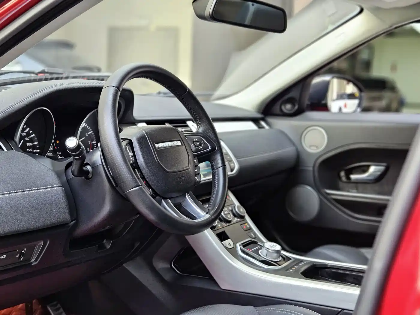 Land Rover Range Rover Evoque (Import) 2014 2.0T 5-door Brilliance Sport фото 11