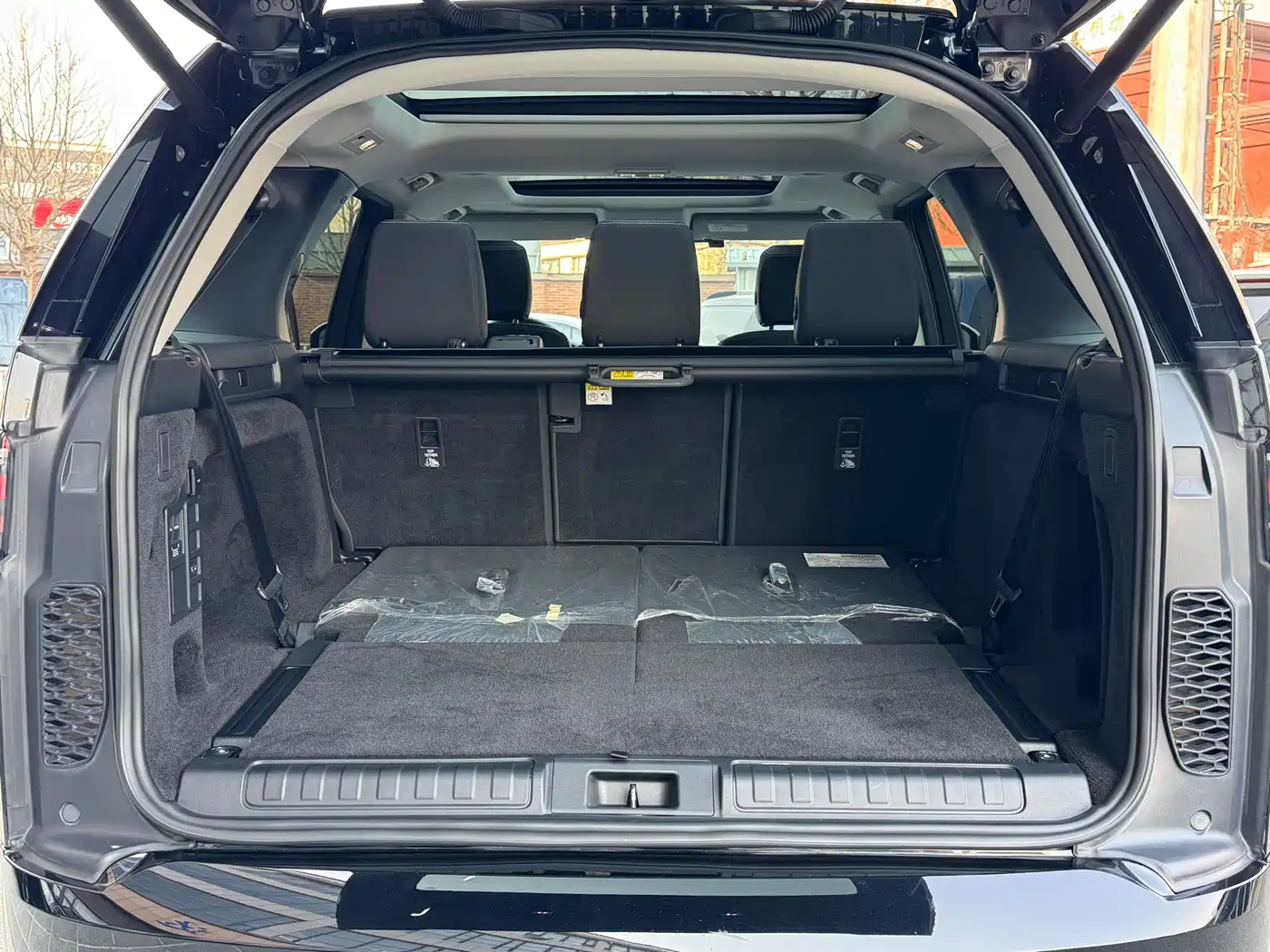 Land Rover Discovery 2023 Facelift 360PS R-Dynamic S фото 31