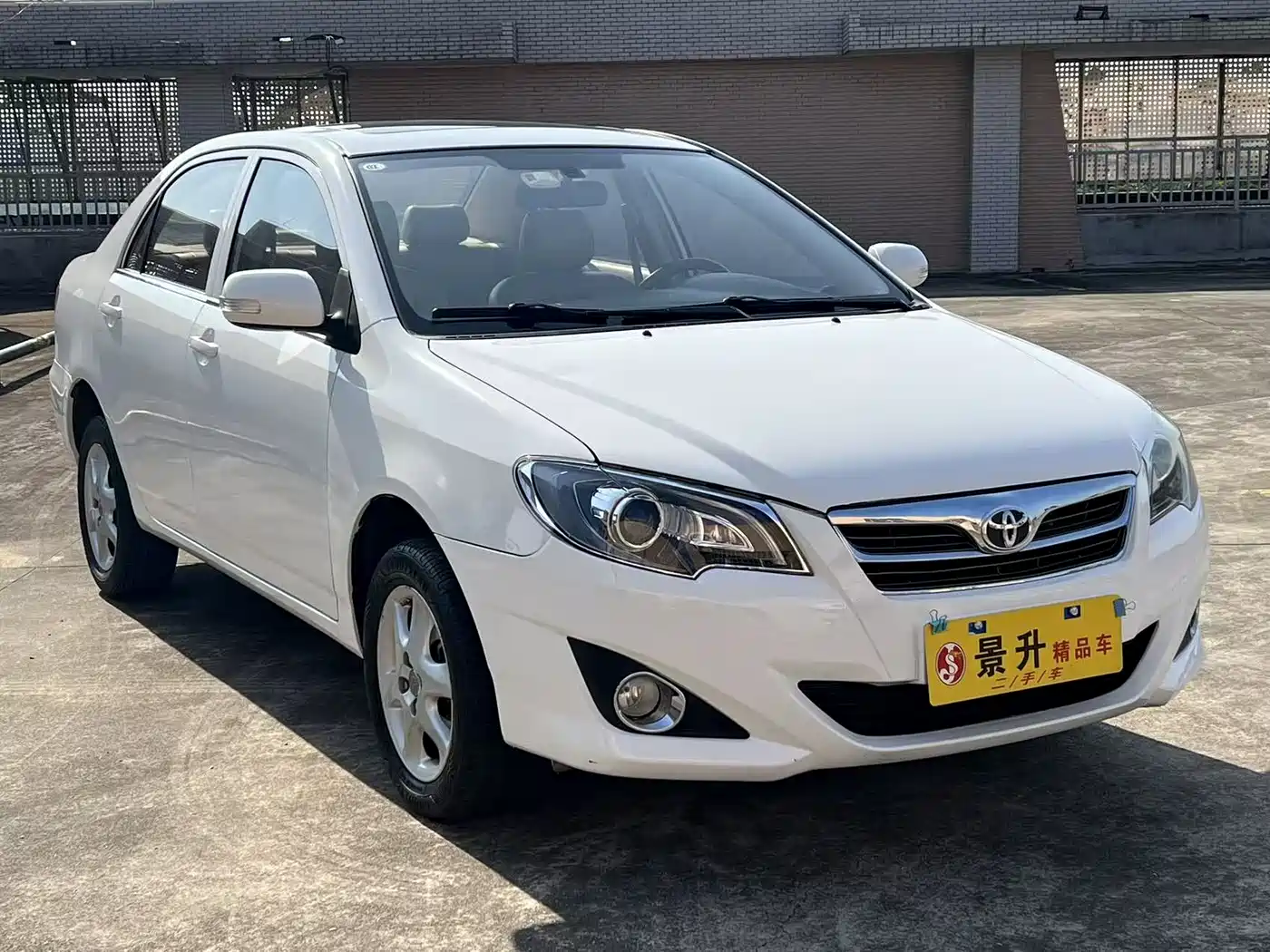Toyota Corolla 2013 1.6L Automatic Luxury фото 3