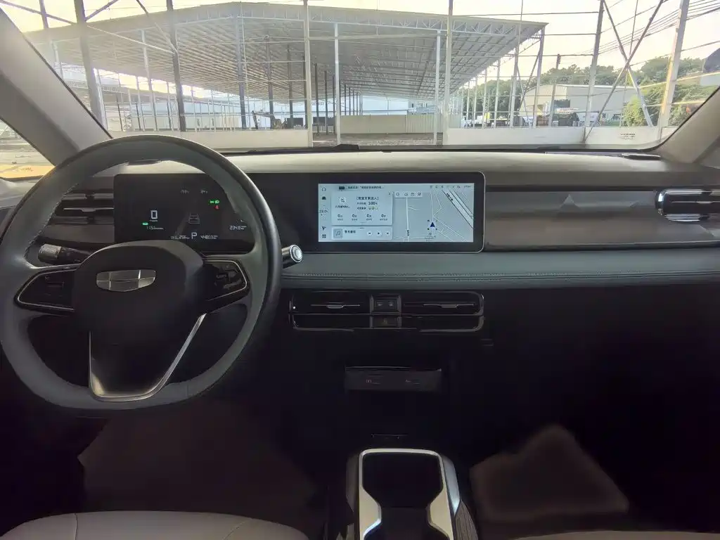 Geely Geometry E Firefly 2023 2024 Model 401km Fluorescent