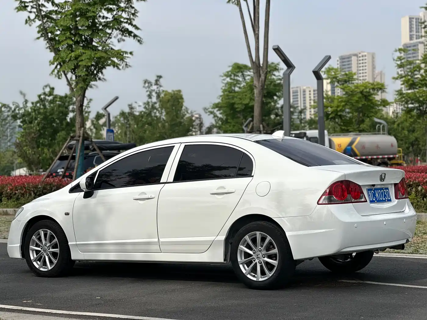 CIIMO CIIMO 2015 2015 1.8L Automatic Luxury Edition