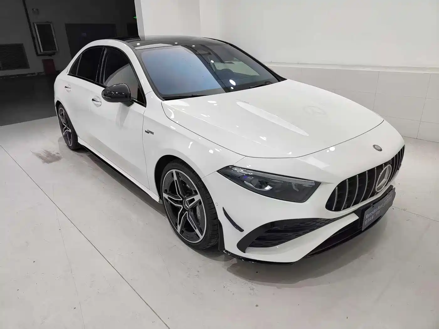 Mercedes-Benz A-Class AMG 2025 AMG A 35 L 4MATIC фото 3