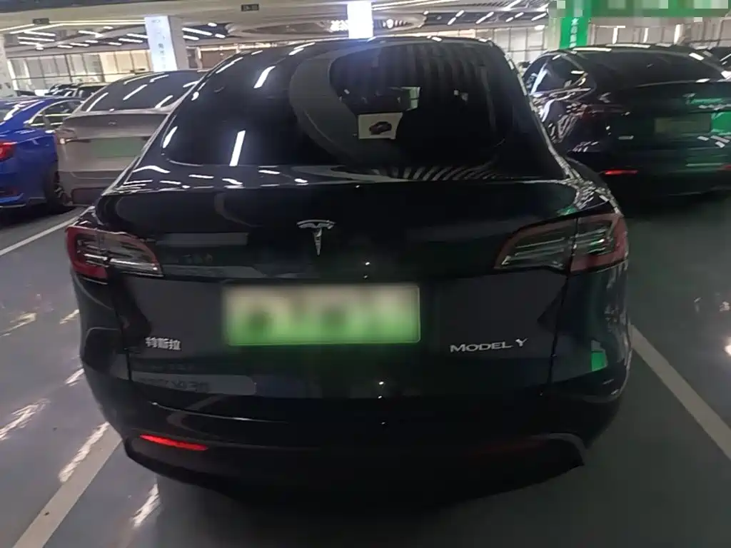 Фото 6 - Tesla Model Y