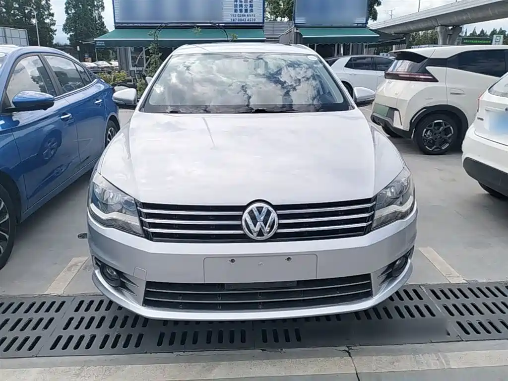 Volkswagen Bora 2014 1.6L Manual Comfort Edition фото 3