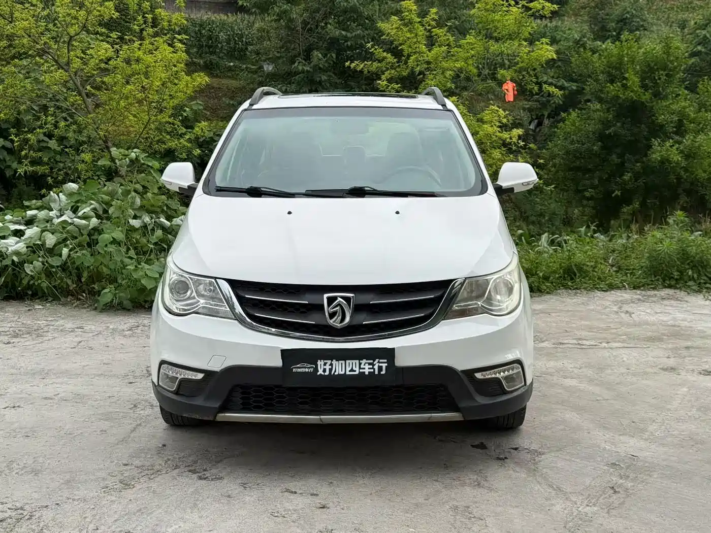 Baojun 730 2015 2014 1.5L Manual Luxury Navigation ESP Edition 7-Seater