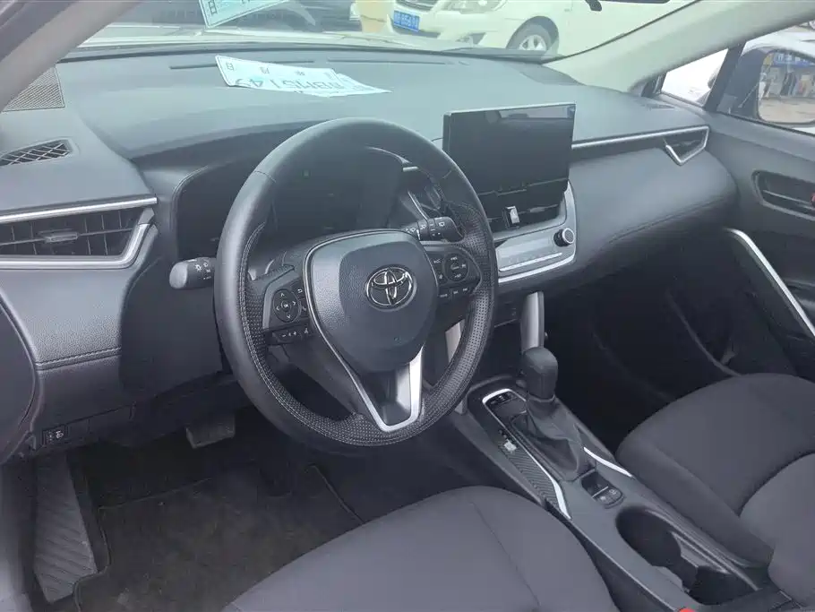 Toyota Frontlander 2024 2.0L CVT Elite Edition фото 12