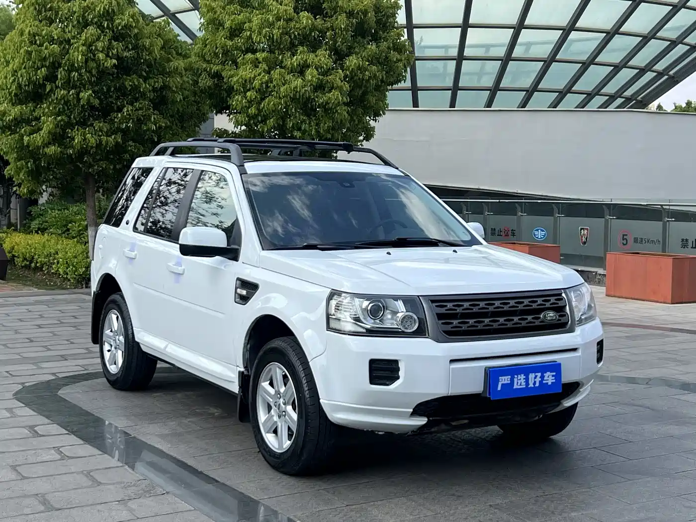 Land Rover Freelander 2 2014 2.2T SD4 S Diesel Edition фото 3
