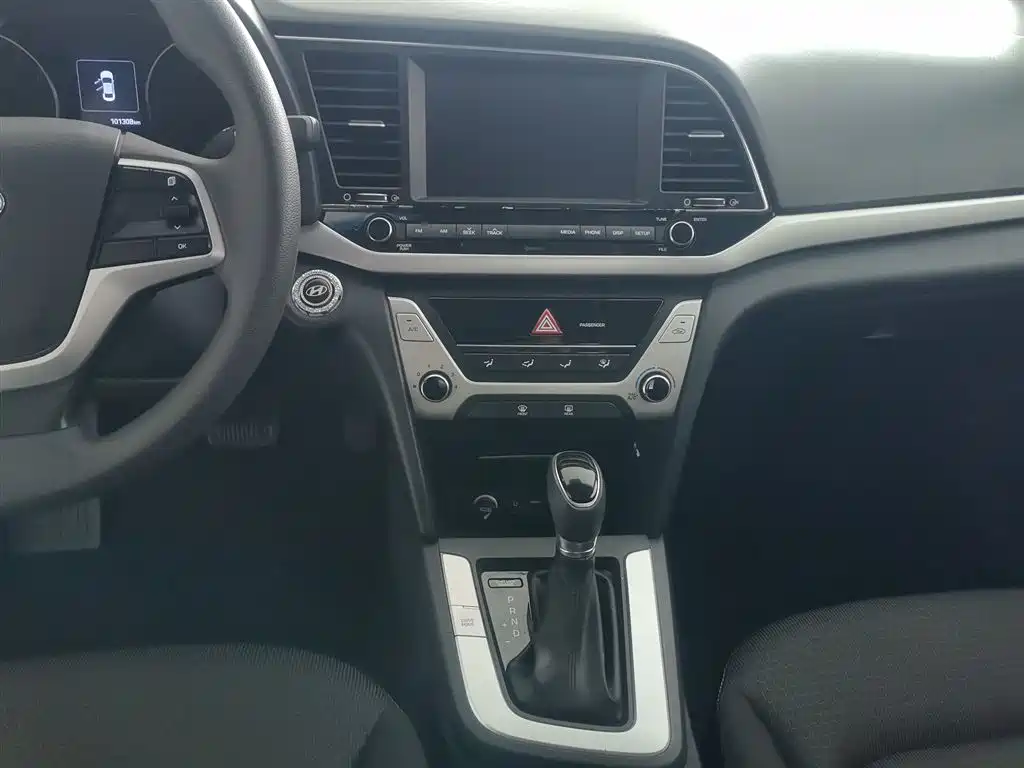 Hyundai Elantra 2016 Model 1.6L Automatic Smart Elite фото 13