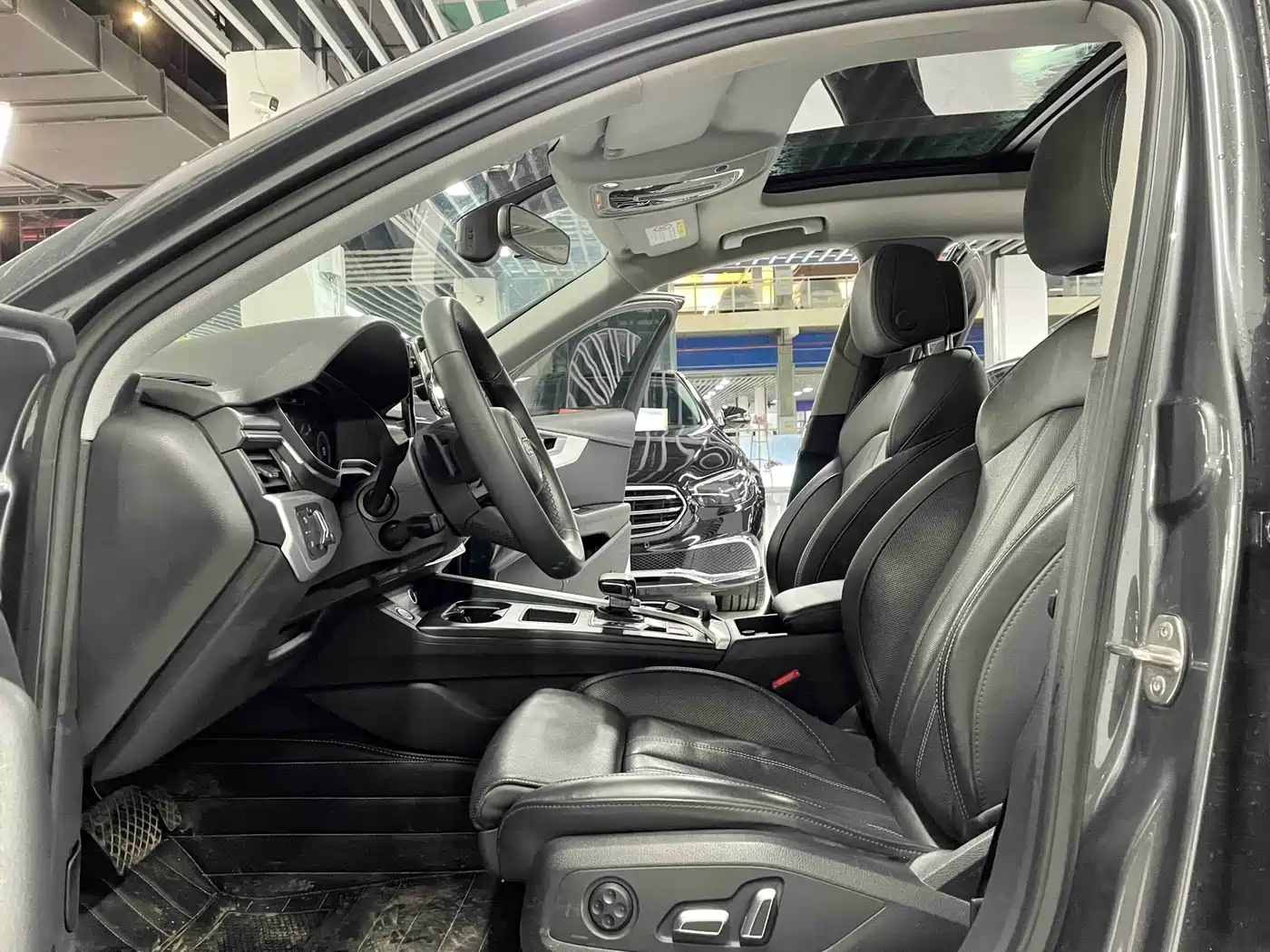 Audi A4L 2022 40 TFSI Fashion Dynamic фото 4
