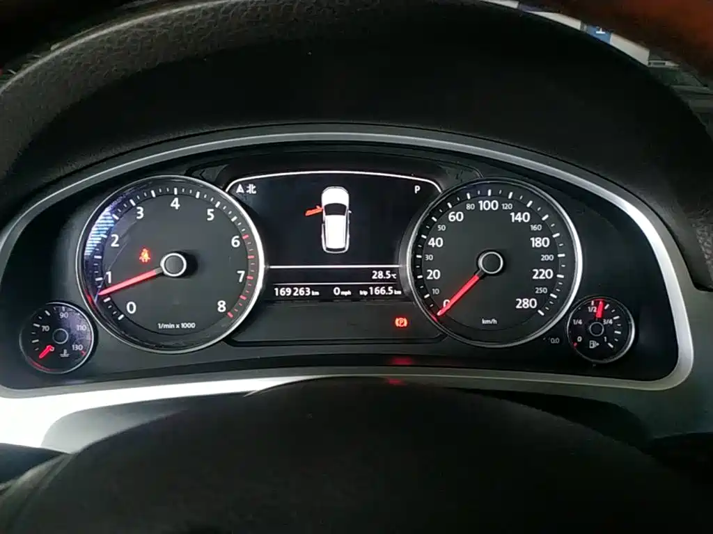 Фото 12 - Volkswagen Touareg
