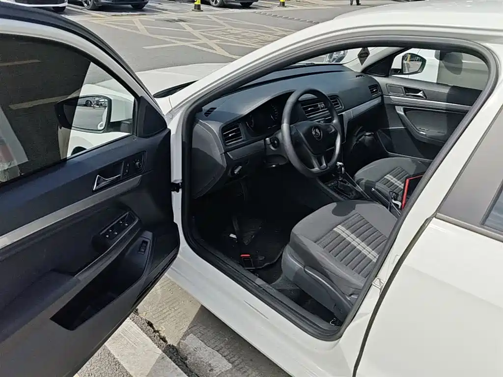 Volkswagen Lavida 2019 Lavida Start 1.5L Auto Trend (China VI) фото 16