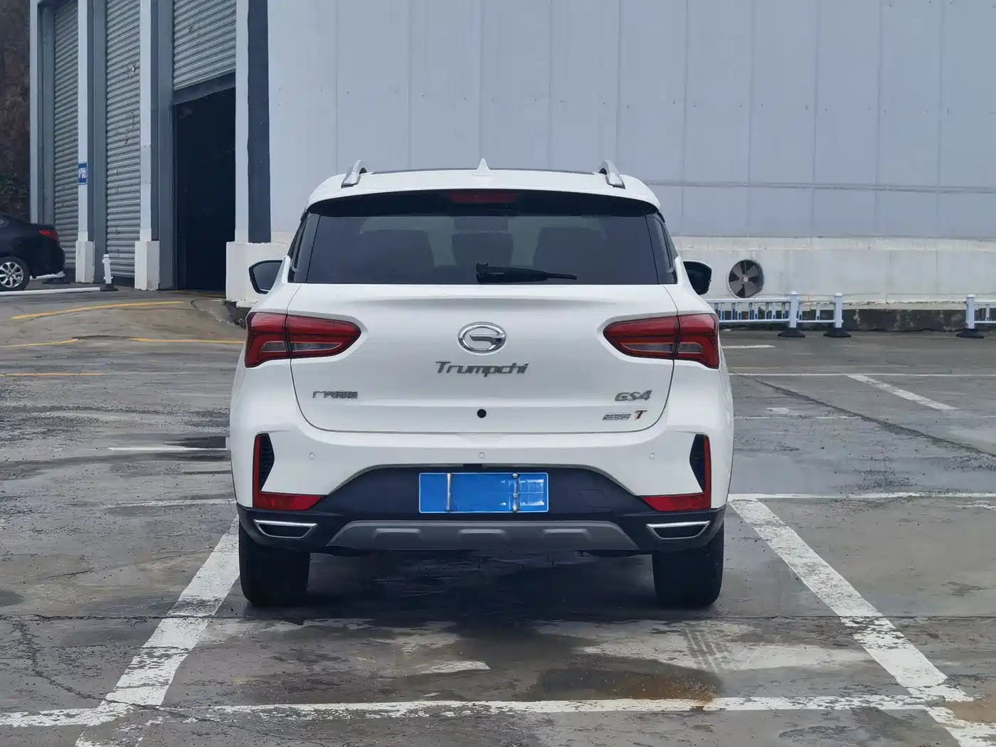 GAC Trumpchi Trumpchi GS4 2018 235T DCT 2WD Luxury Smart Connect Million Commemorative Edition фото 9