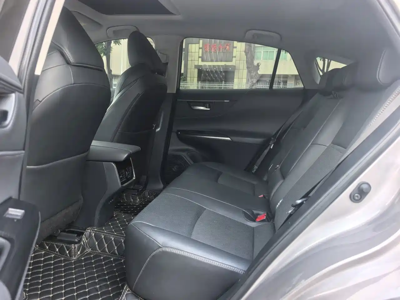 Toyota Venza 2024 2023 2.0L CVT FWD Premium