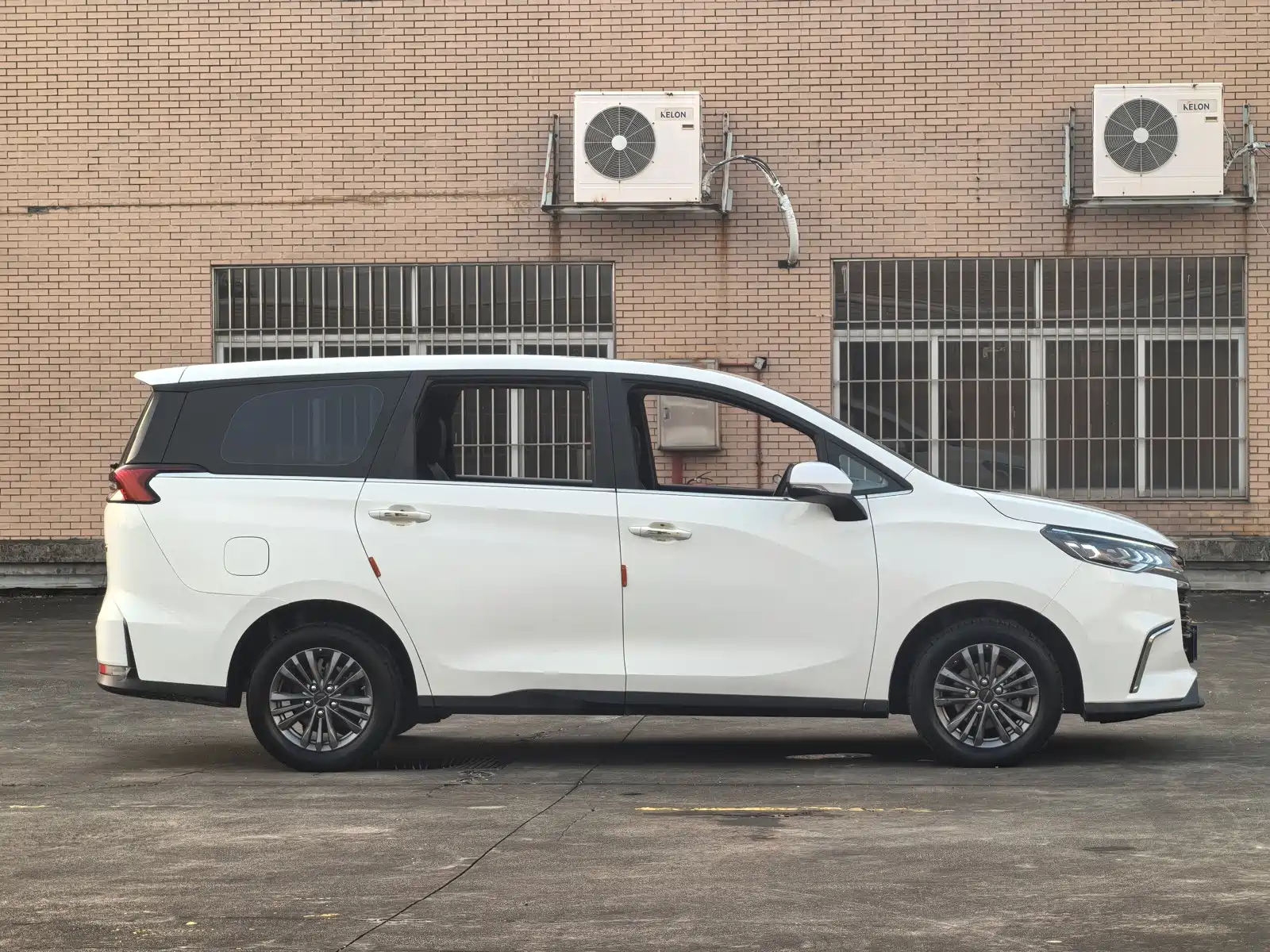 Фото 4 - Maxus Maxus G50