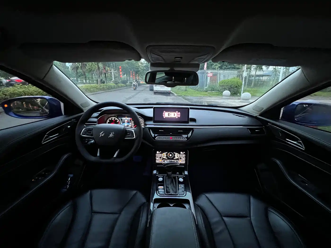Photo 5 - Hongqi H5