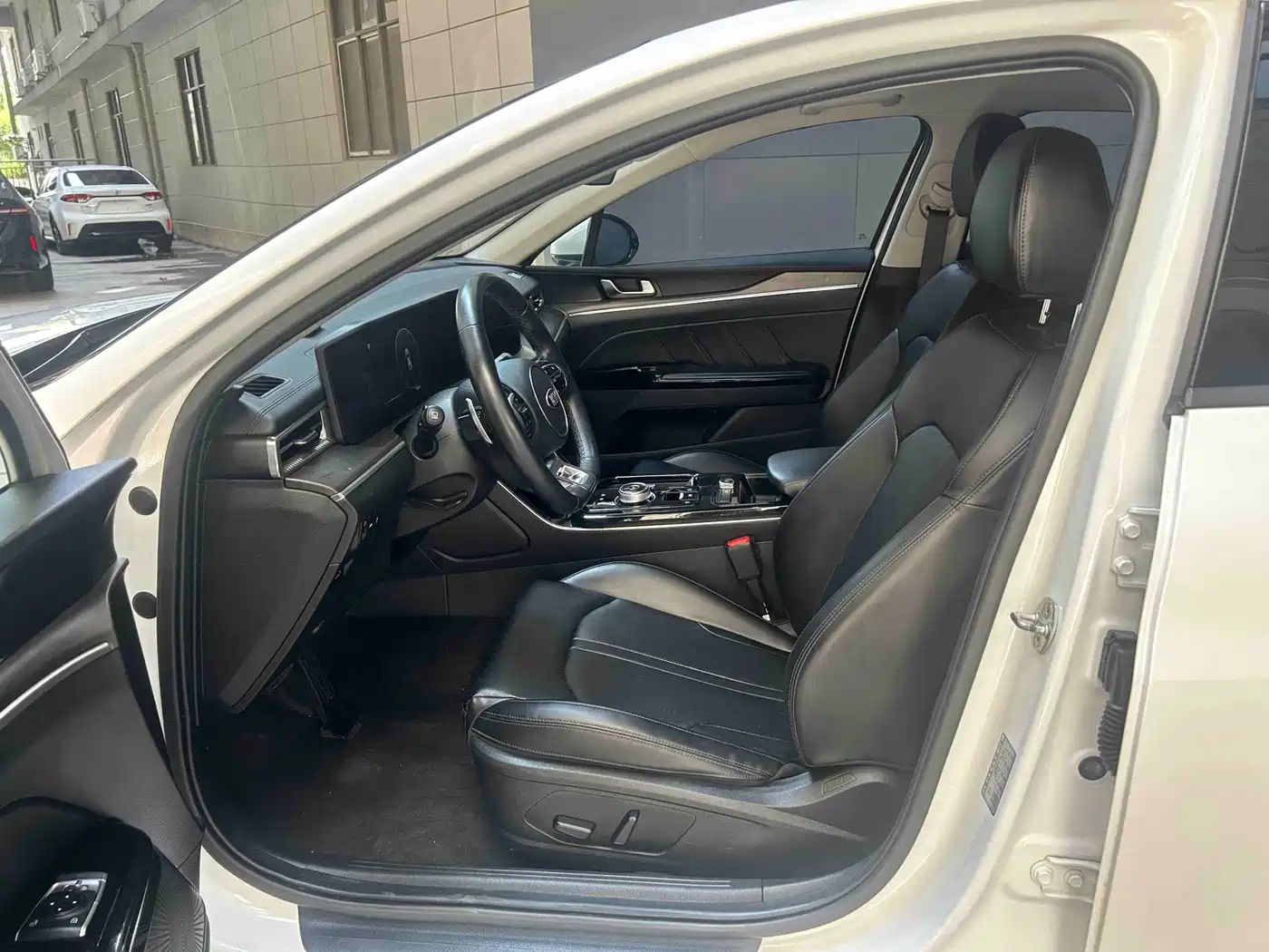 Kia K5 2020 270T CVVD Luxury Edition фото 14