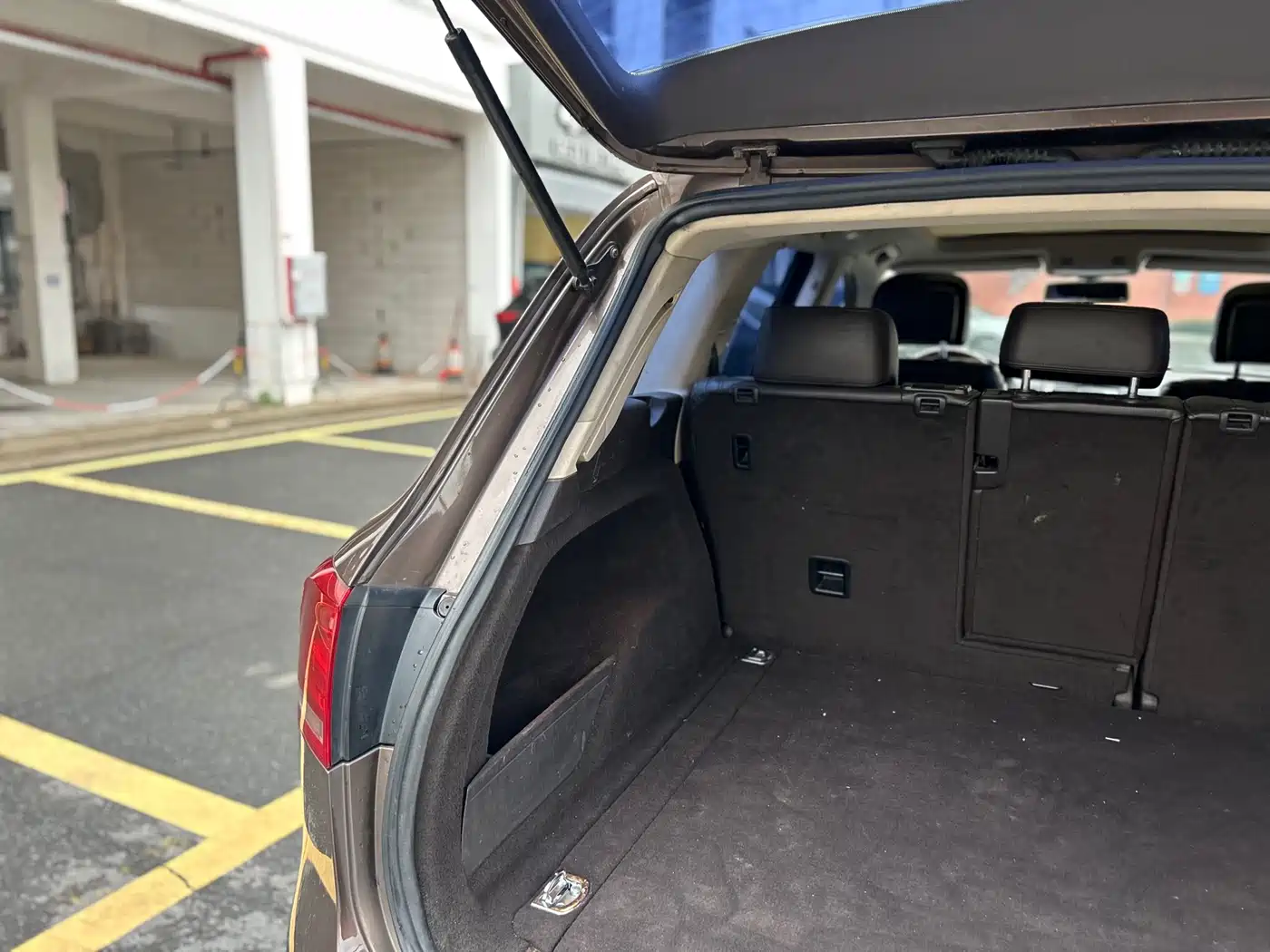 Volkswagen Touareg 2011 3.0TDI Diesel Comfort фото 39