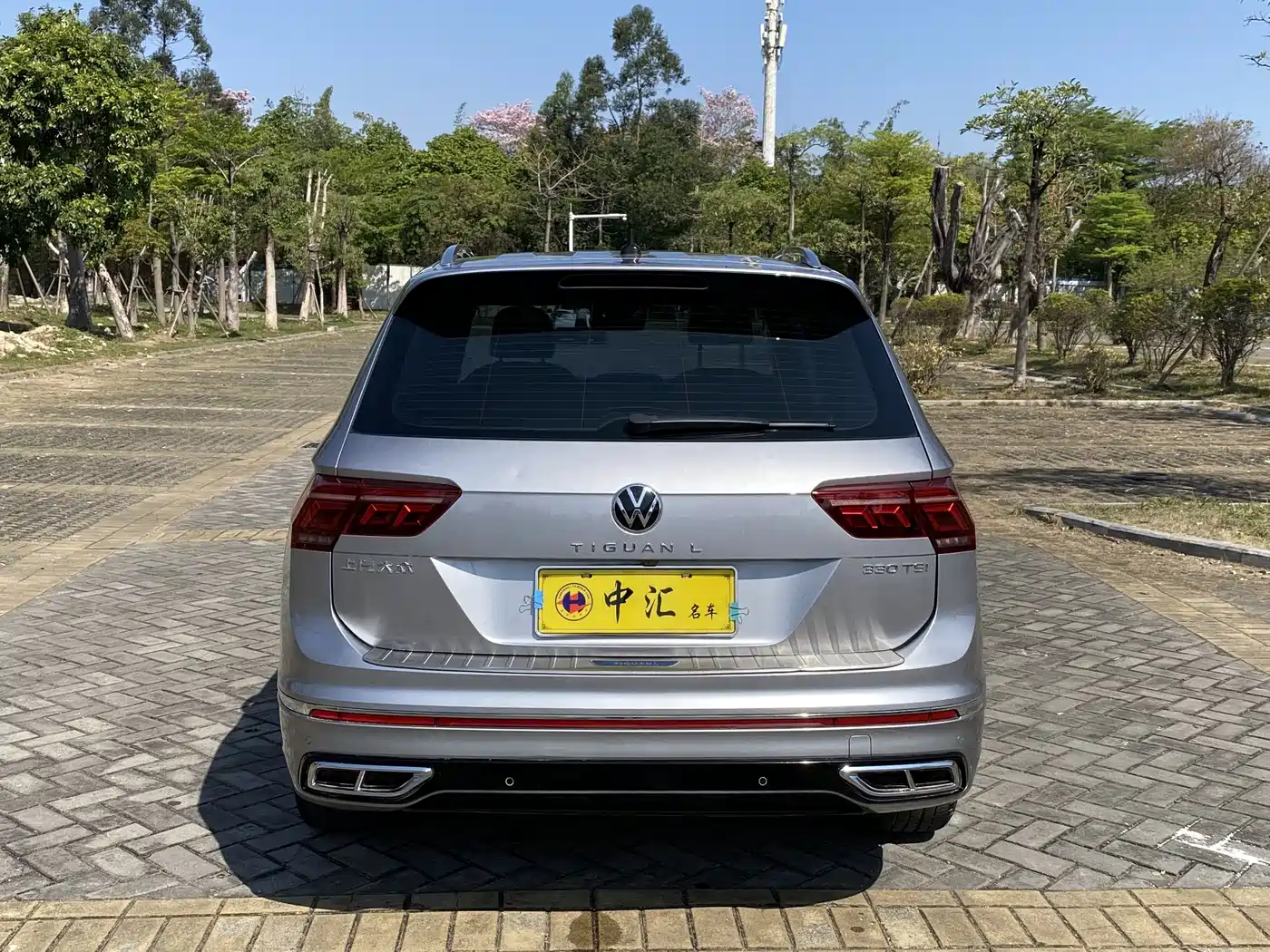 Volkswagen Tiguan L 2022 330TSI Automatic 2WD R-Line Flagship Edition фото 8