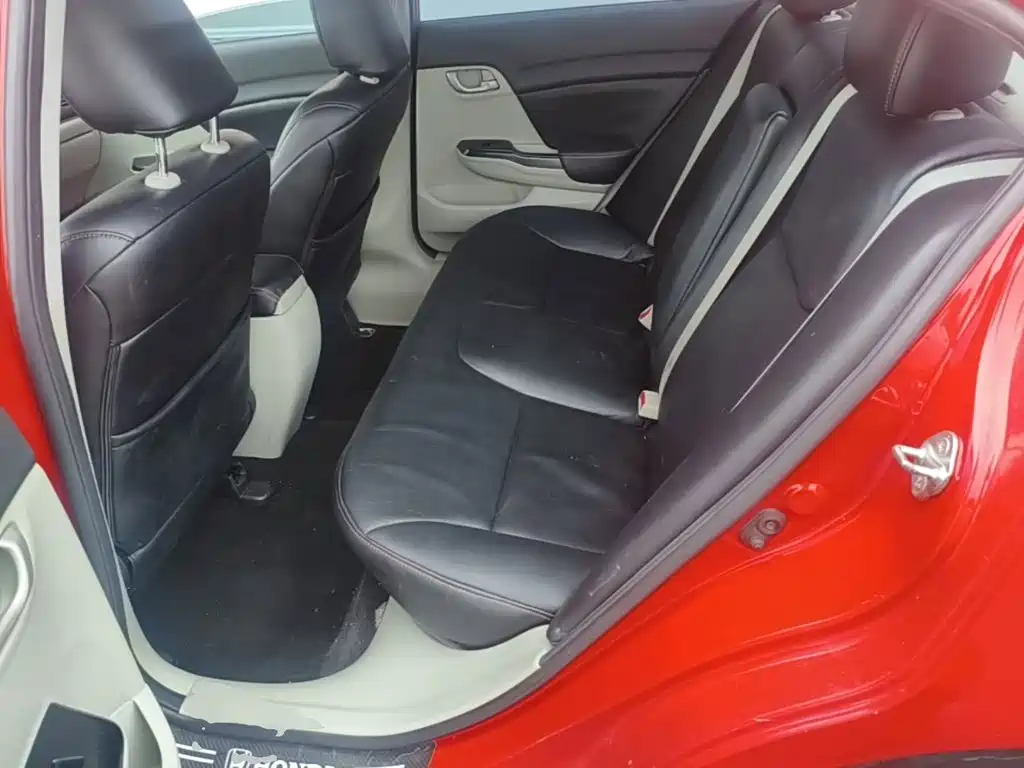 Photo 17 - Honda Civic