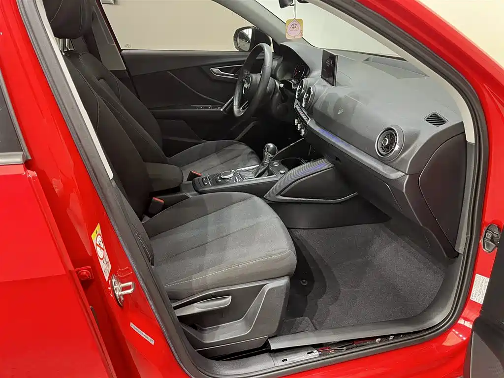 Audi Q2L 2018 35 TFSI Launch Exclusive Edition China VI фото 15