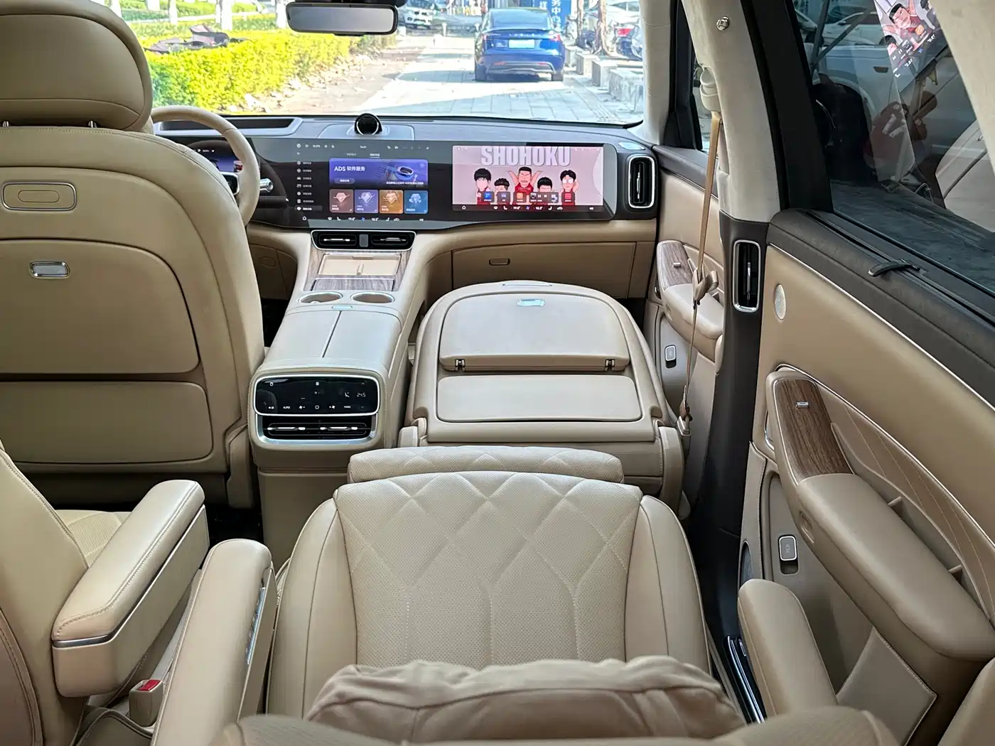 AITO Wenjie AITO M8 2025 Model Extended Range Max+ Edition 53.4kWh 6-Seater фото 20