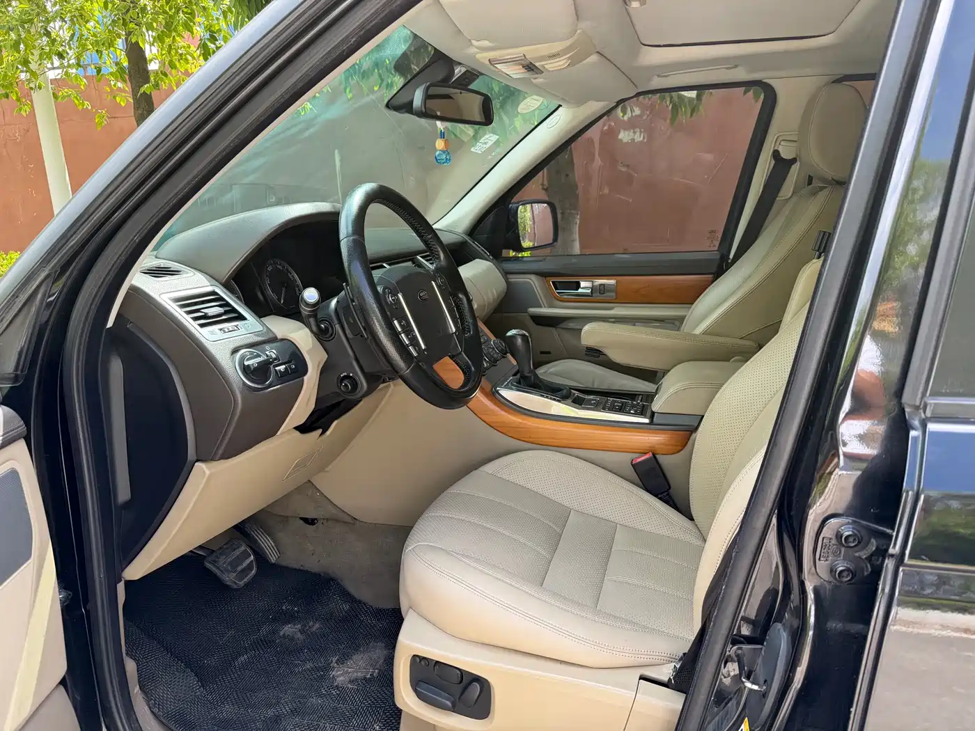 Land Rover Range Rover Sport 2013 3.0 TDV6 Diesel фото 4
