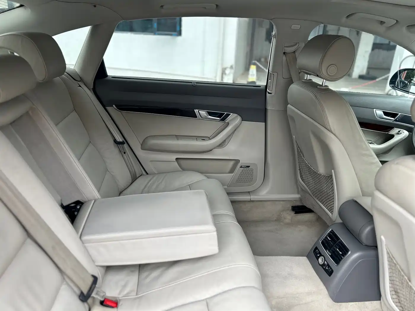 Audi A6L 2010 2.7 TDI фото 31