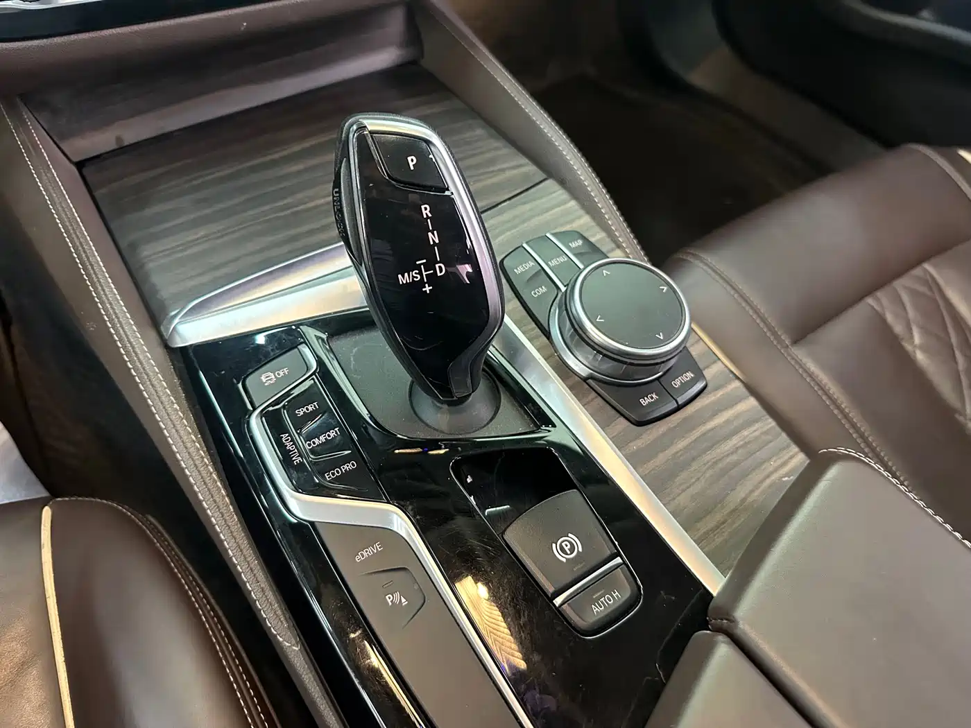 BMW 5 Series New Energy 2020 530Le Range Upgrade Luxury Package фото 11