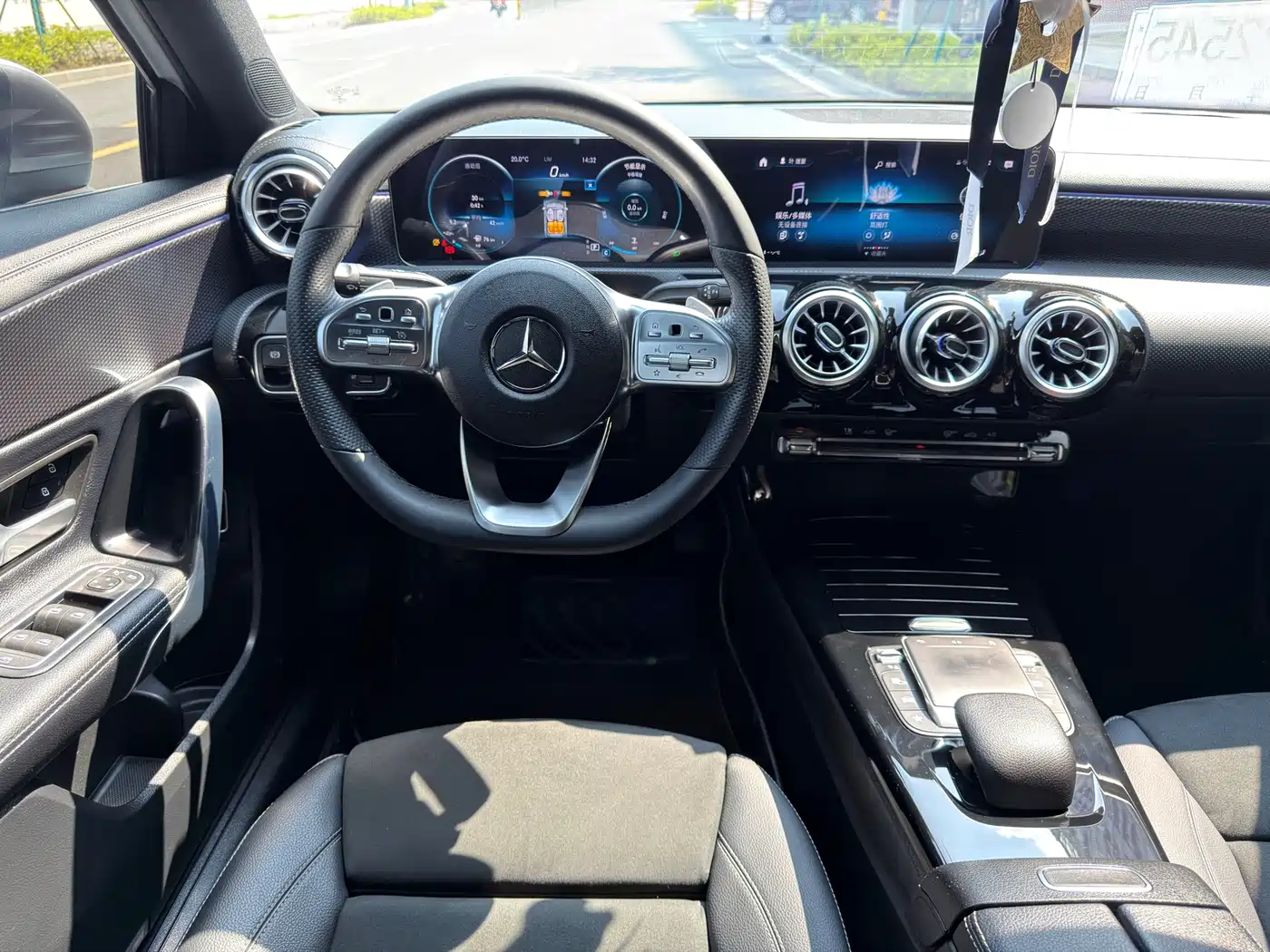 Mercedes-Benz A-Class 2022 Facelift II A 200 L Sport Sedan Fashion фото 5
