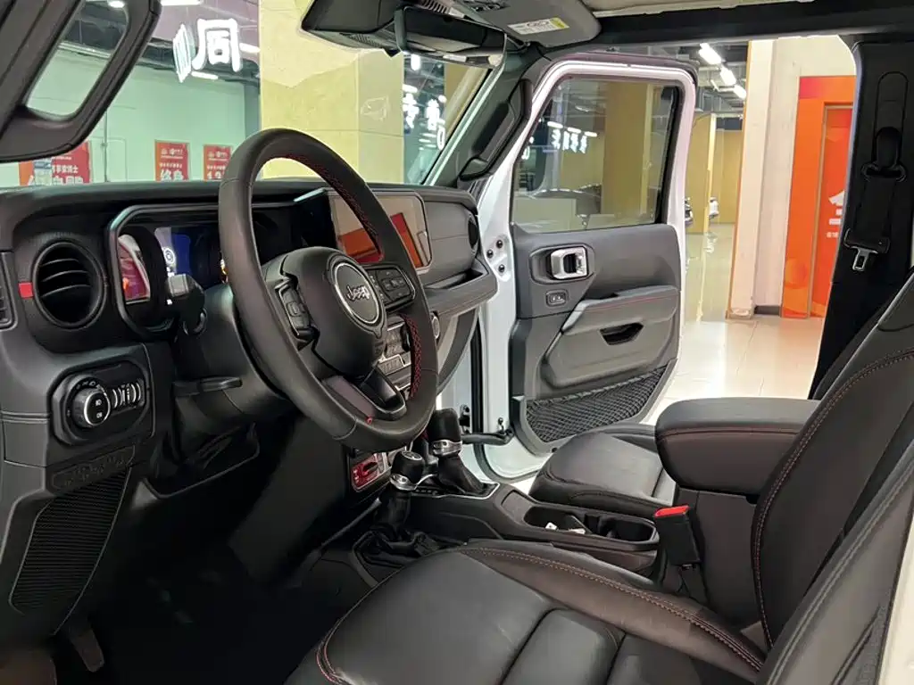 Фото 9 - Jeep Wrangler