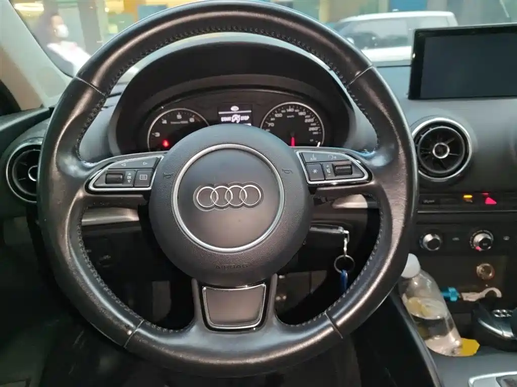 Audi A3 2015 Sportback 35 TFSI Millionth Anniversary Intelligent Leader Type фото 3