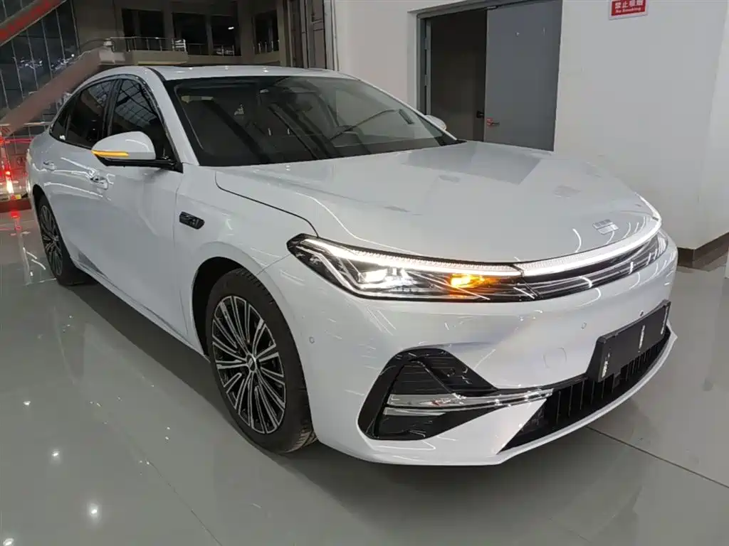 Geely Galaxy Galaxy A7 2025 EM-i фото 4