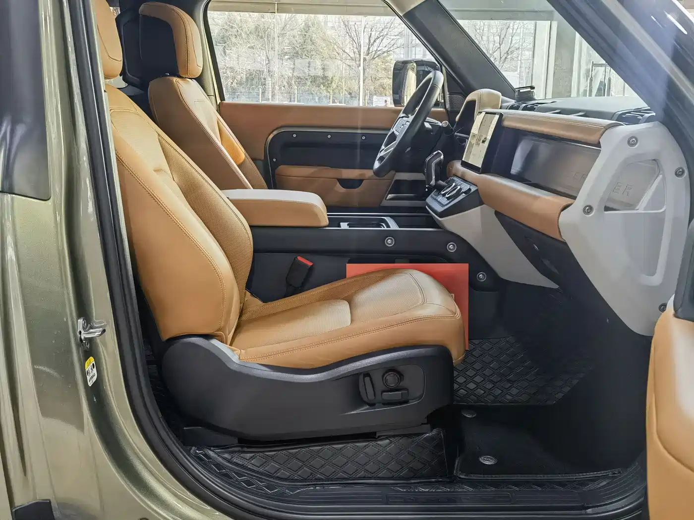 Land Rover Defender 2024 90 3.0T P400 HSE фото 13