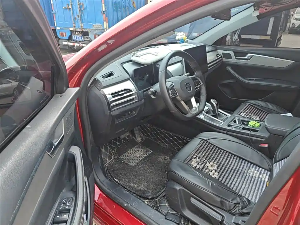 BYD Qin Pro 2018 1.5TI Automatic Smart Connected Dynamic Edition фото 15
