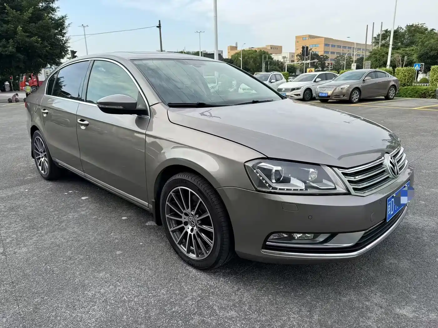 Volkswagen Magotan 2013 2.0TSI Premium фото 3
