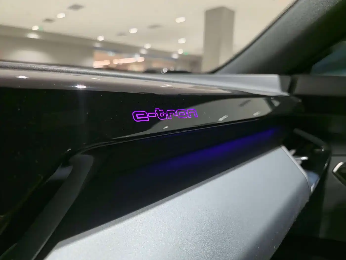 Audi e-tron GT 2023 Base Model фото 13