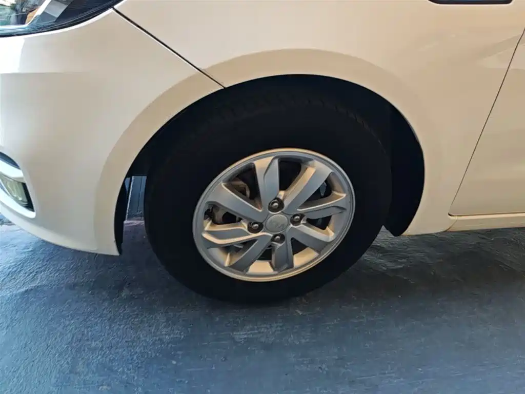 Kia K2 2015 Sedan 1.4L MT GLS фото 23