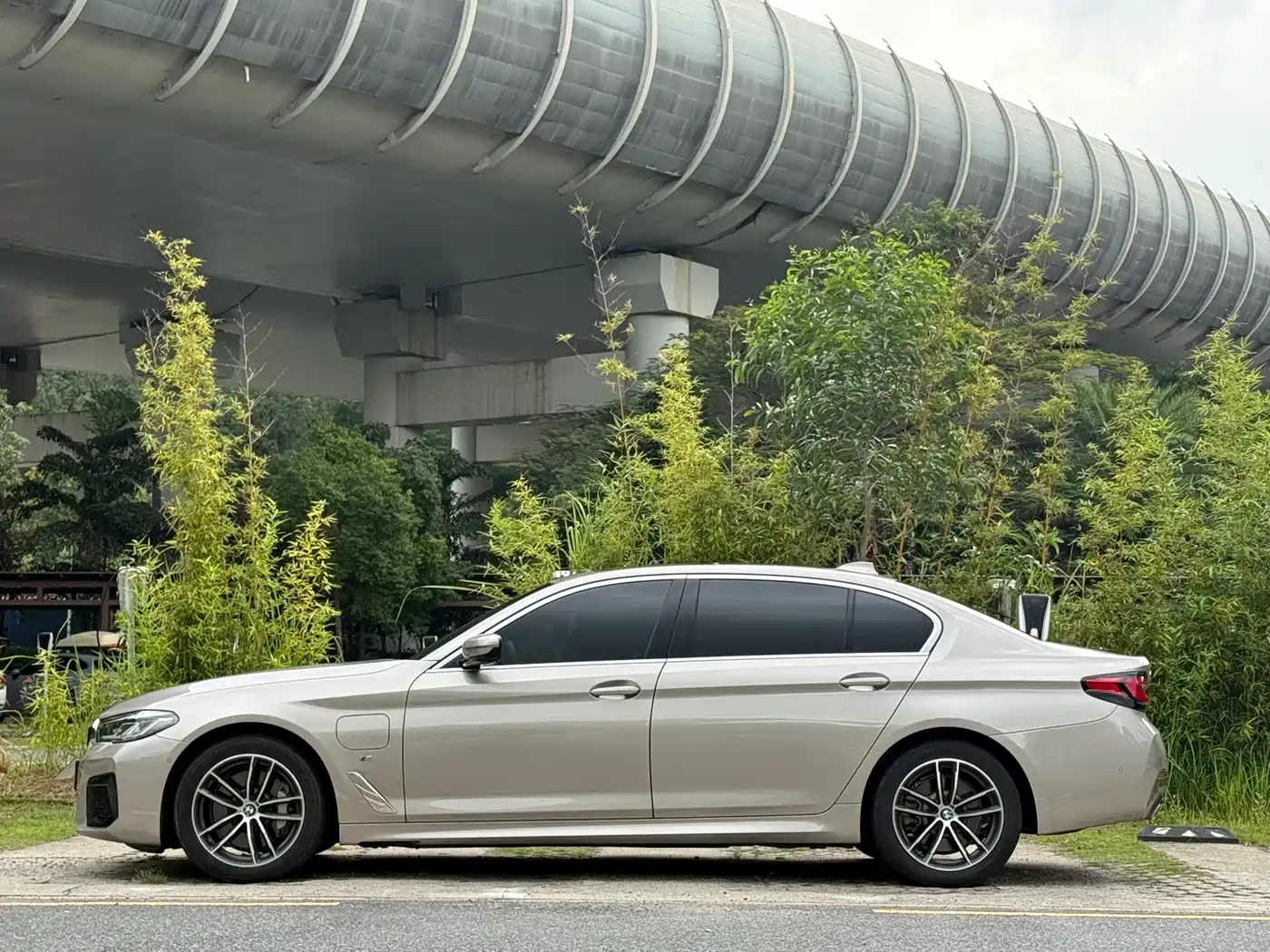 BMW 5 SERIES NEW ENERGY