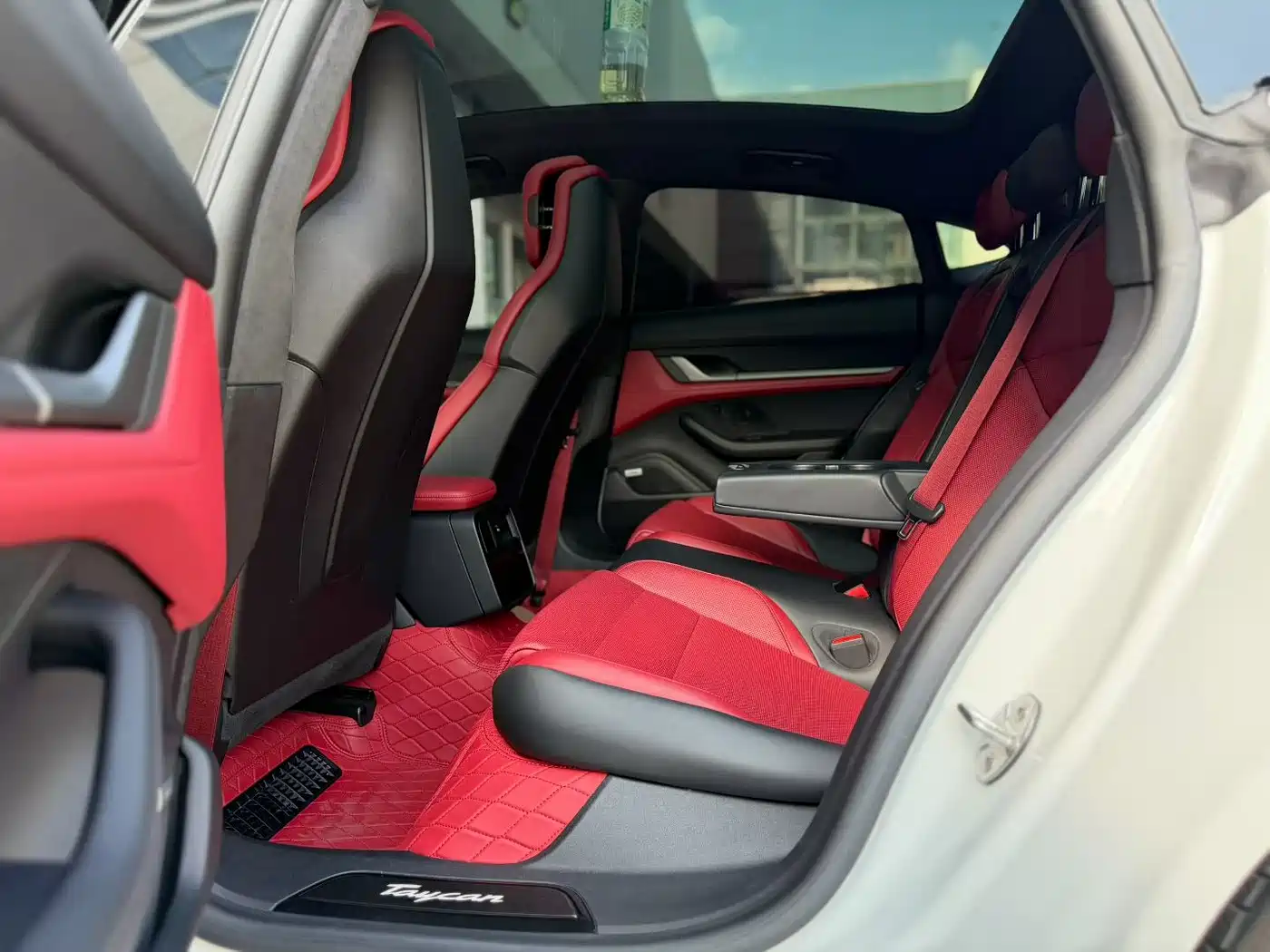 Porsche Taycan 2022 Facelift Taycan фото 7