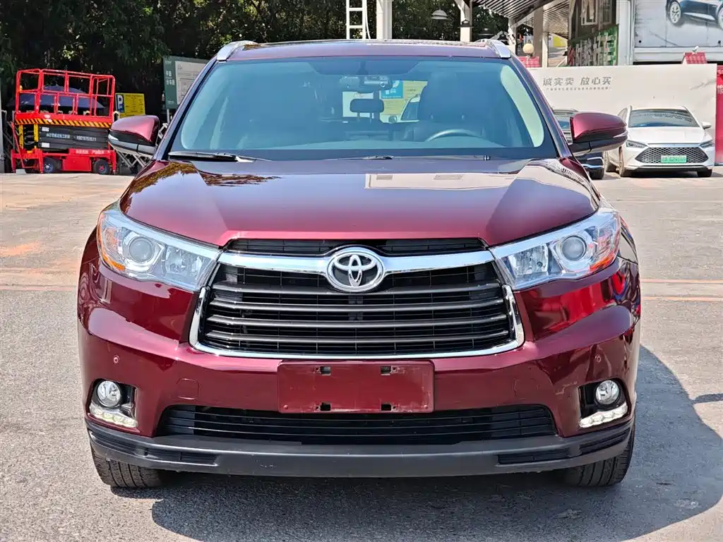 TOYOTA HIGHLANDER